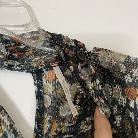 FREE PEOPLE GREEN FLORAL MULTI MESH CROPPED KEYHOLE BACK BLOUSE SIZE XS - Picture 3 of 9